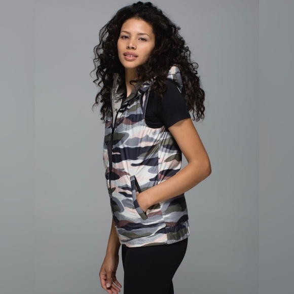 lululemon The Fluffiest Vest - REVERSIBLE! - Picture 3 of 15